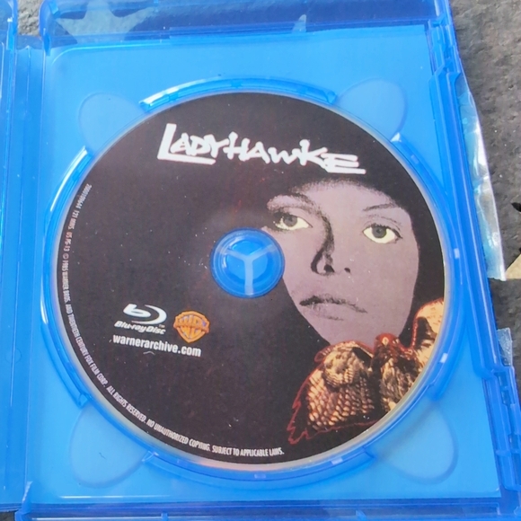 Ladyhawke Blue Ray DVD Michelle Pfeiffer Matthew Brodrick Ruther Hauer - Picture 3 of 3